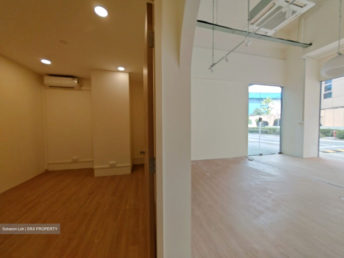 Interlocal Centre (D5), Warehouse #565906431